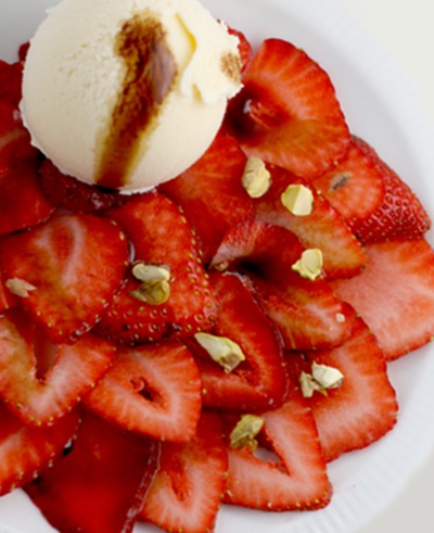 Carpaccio de fraises reduction vinaigre balsamique 5