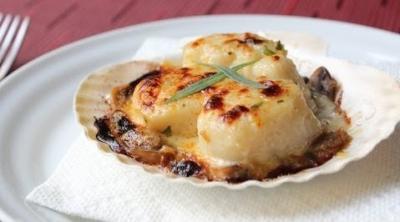 Coquilles St Jacques gratinées au cognac et échalote