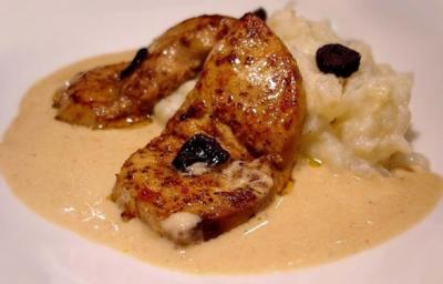 Escalopes de foie gras et sa puree truffee