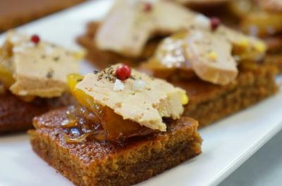 Foie gras au torchon et toast de pain d epices