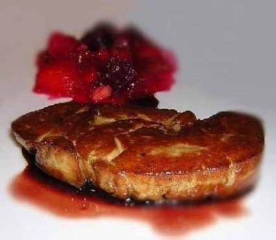Foie gras poele et compote de fruits epicee