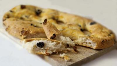 Fougasse olives