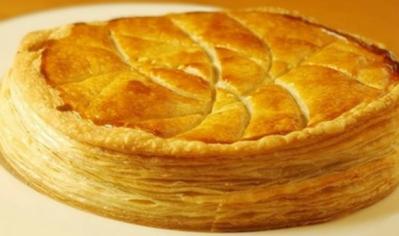 Galette des rois aux poires caramelisees