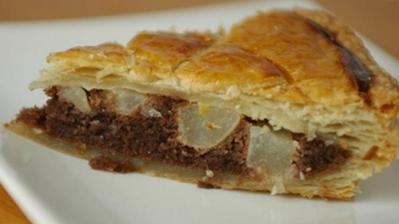 Galette des rois poire chocolat coupe