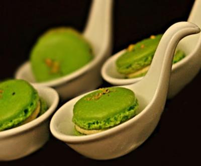 Macaron wasabi et a la mousse de saumon29201601