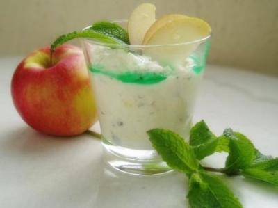 Mousse aux pommes et  menthe fraiche