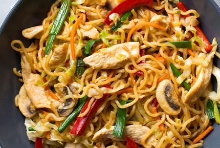 Poulet sauce yakisoba