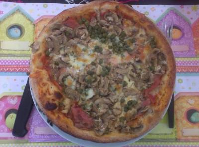 Regina tomate mozzarella jambon champignons20150717