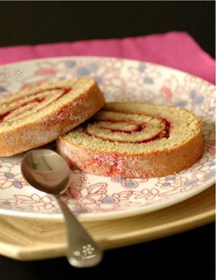 Roule a la confiture de fraises