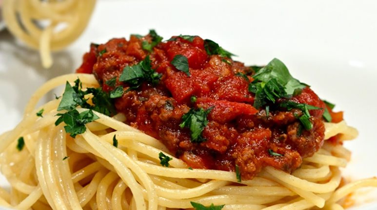 Spaghetti a la sauce bolognaise au vin rouge02-03-2014